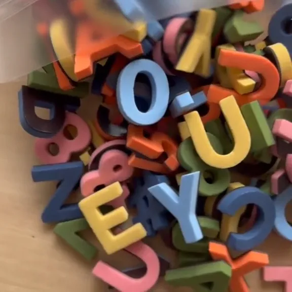 1" 200pc Rainbow Mod Magnetic Letters
