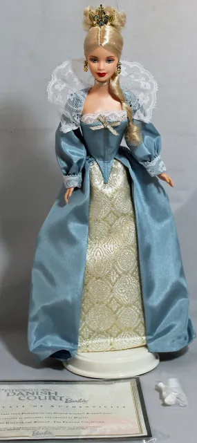 2002 Danish Court Barbie (56216)